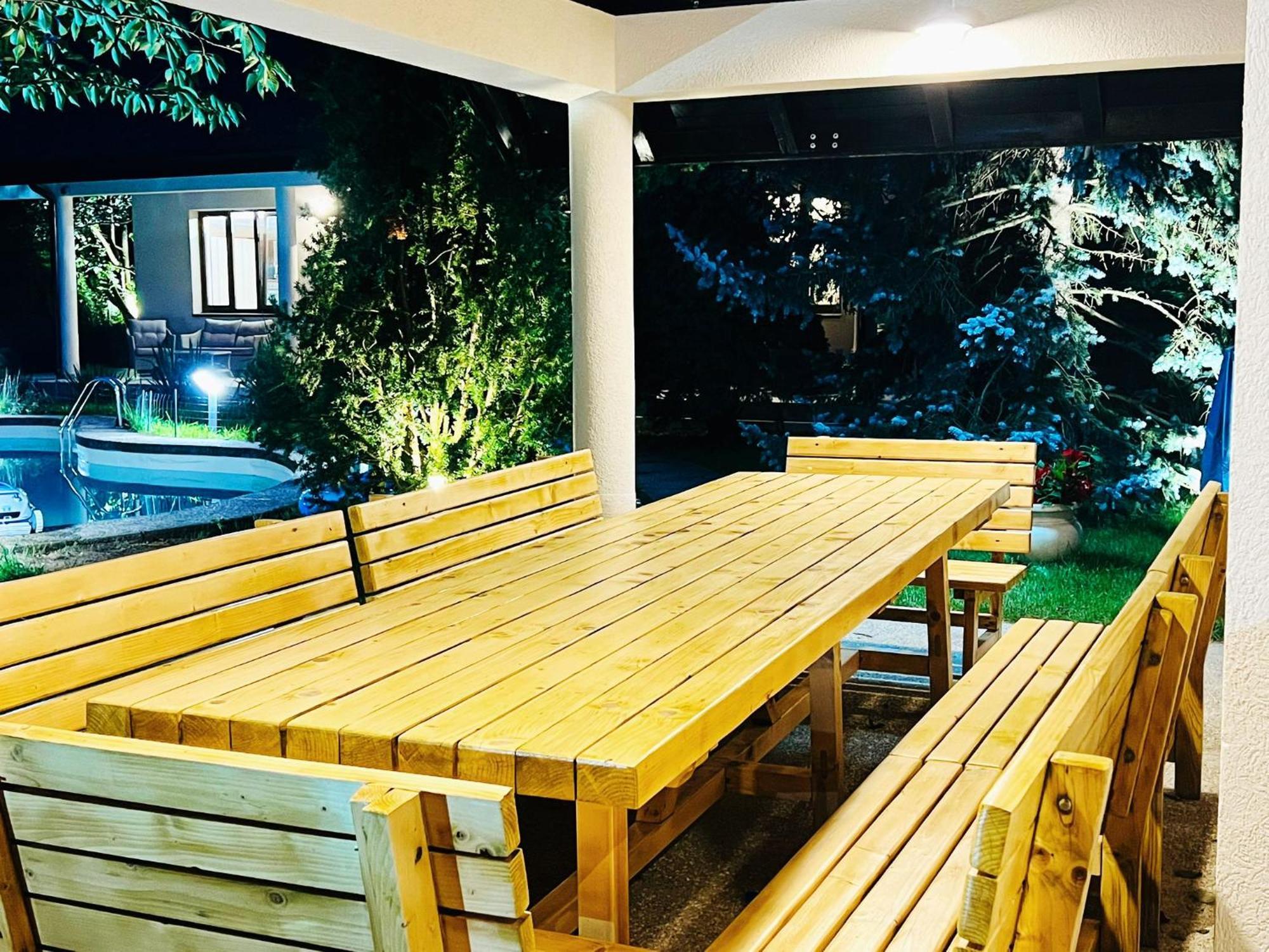Evie'S Tree House Villa Dragomirna Dış mekan fotoğraf