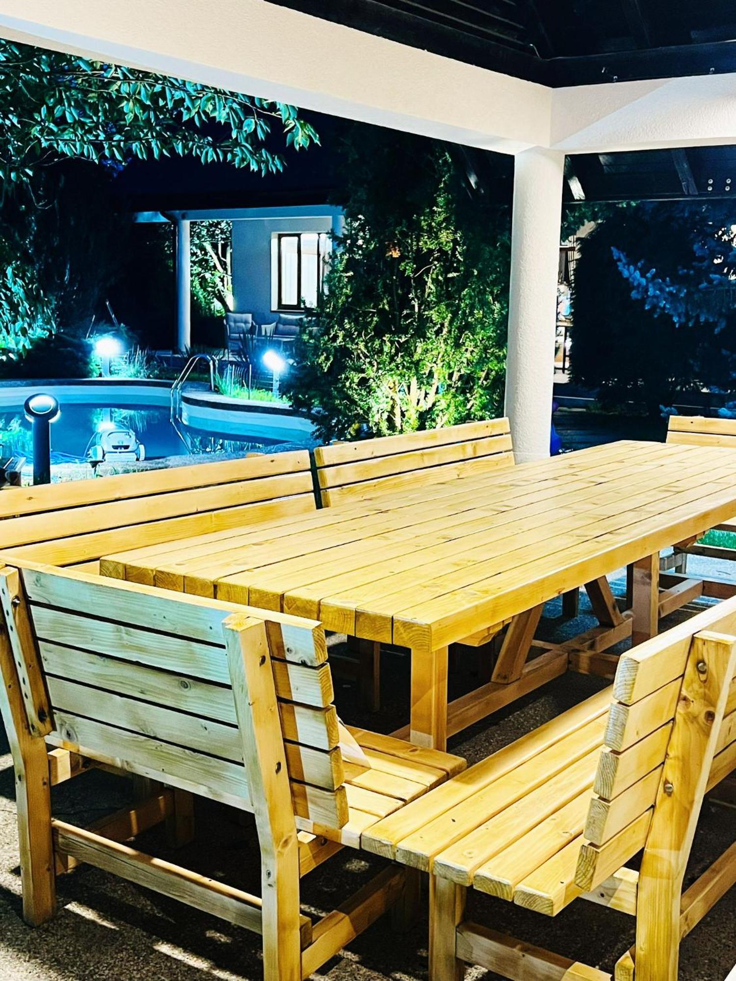 Evie'S Tree House Villa Dragomirna Dış mekan fotoğraf