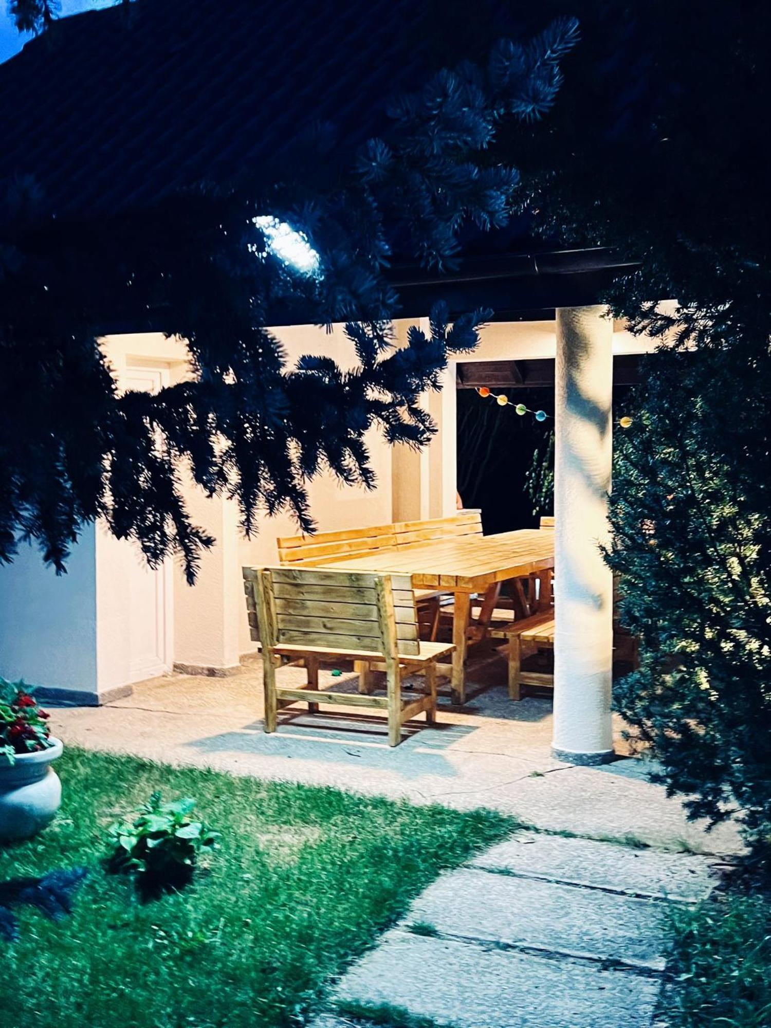 Evie'S Tree House Villa Dragomirna Dış mekan fotoğraf