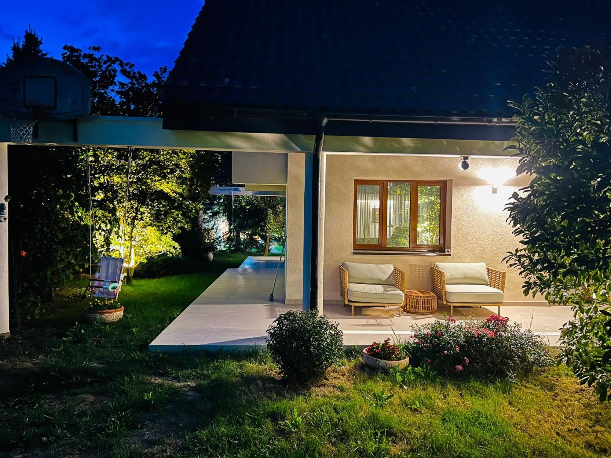 Evie'S Tree House Villa Dragomirna Dış mekan fotoğraf