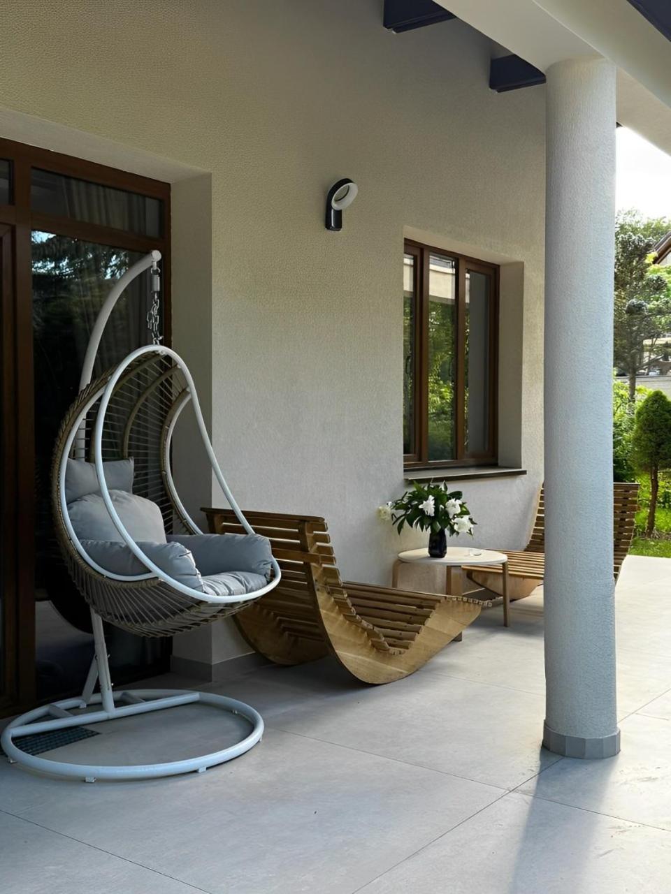 Evie'S Tree House Villa Dragomirna Dış mekan fotoğraf