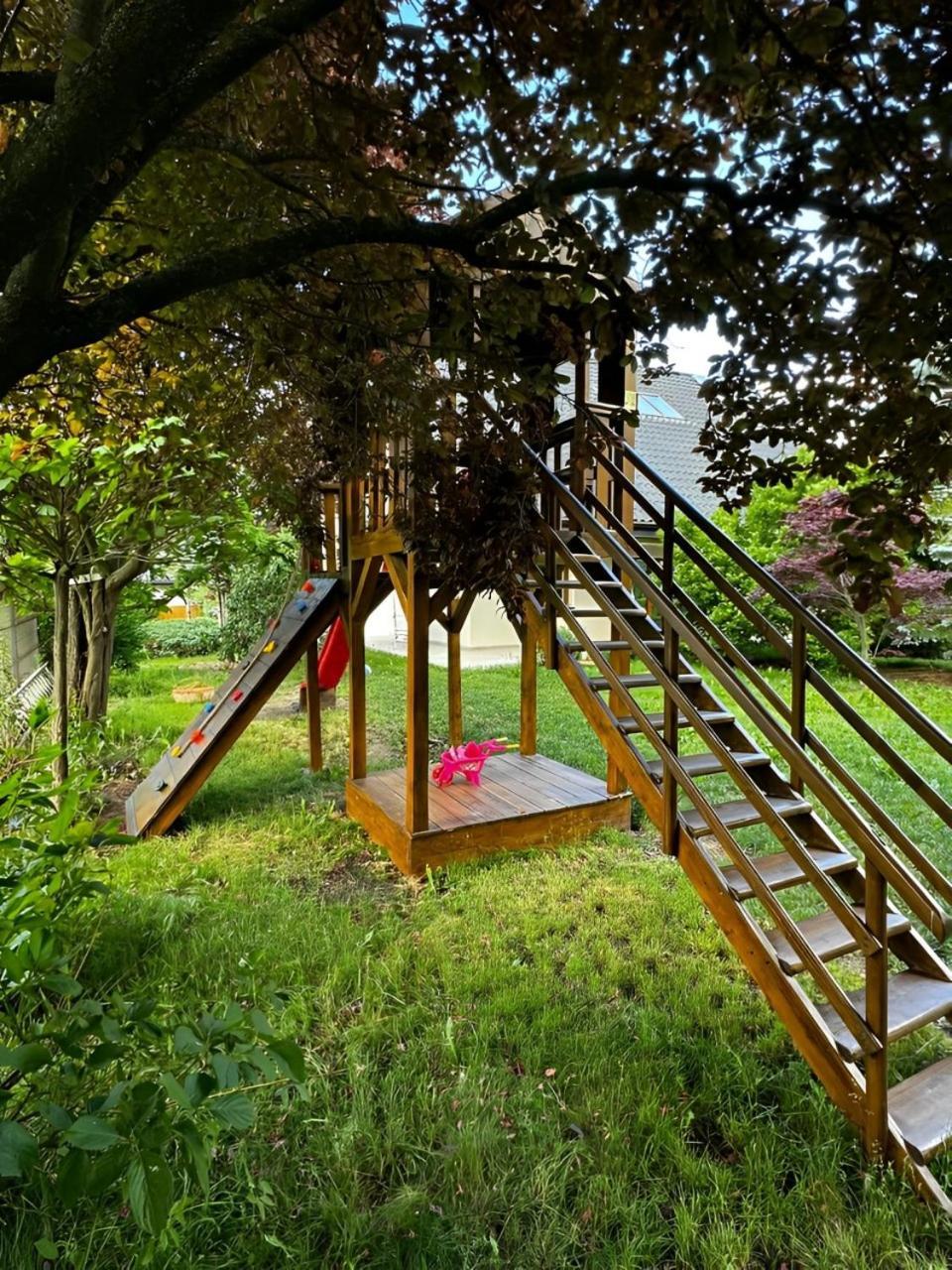 Evie'S Tree House Villa Dragomirna Dış mekan fotoğraf