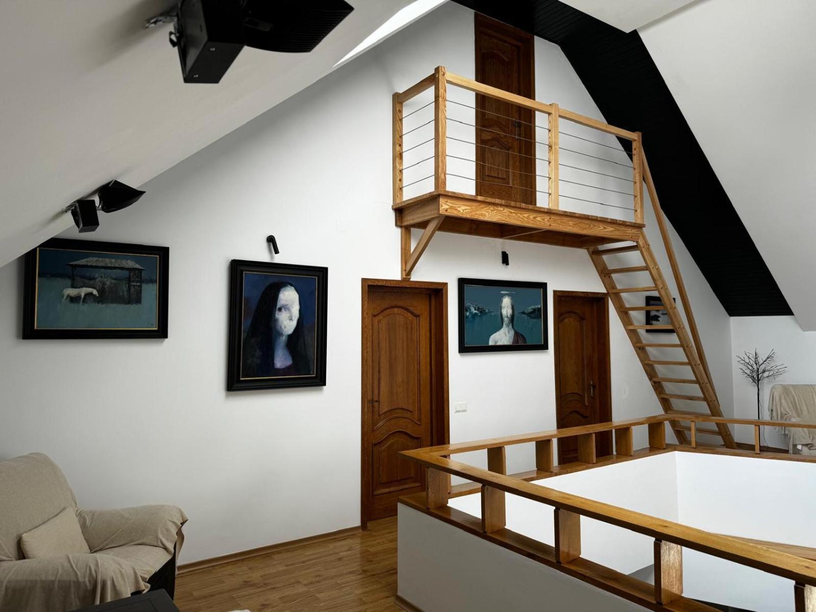 Evie'S Tree House Villa Dragomirna Dış mekan fotoğraf